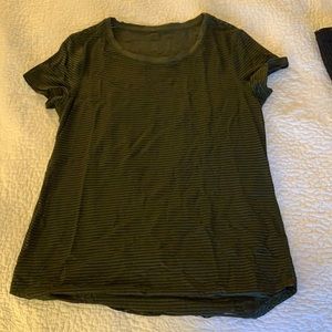 Lululemon short sleeve shirt